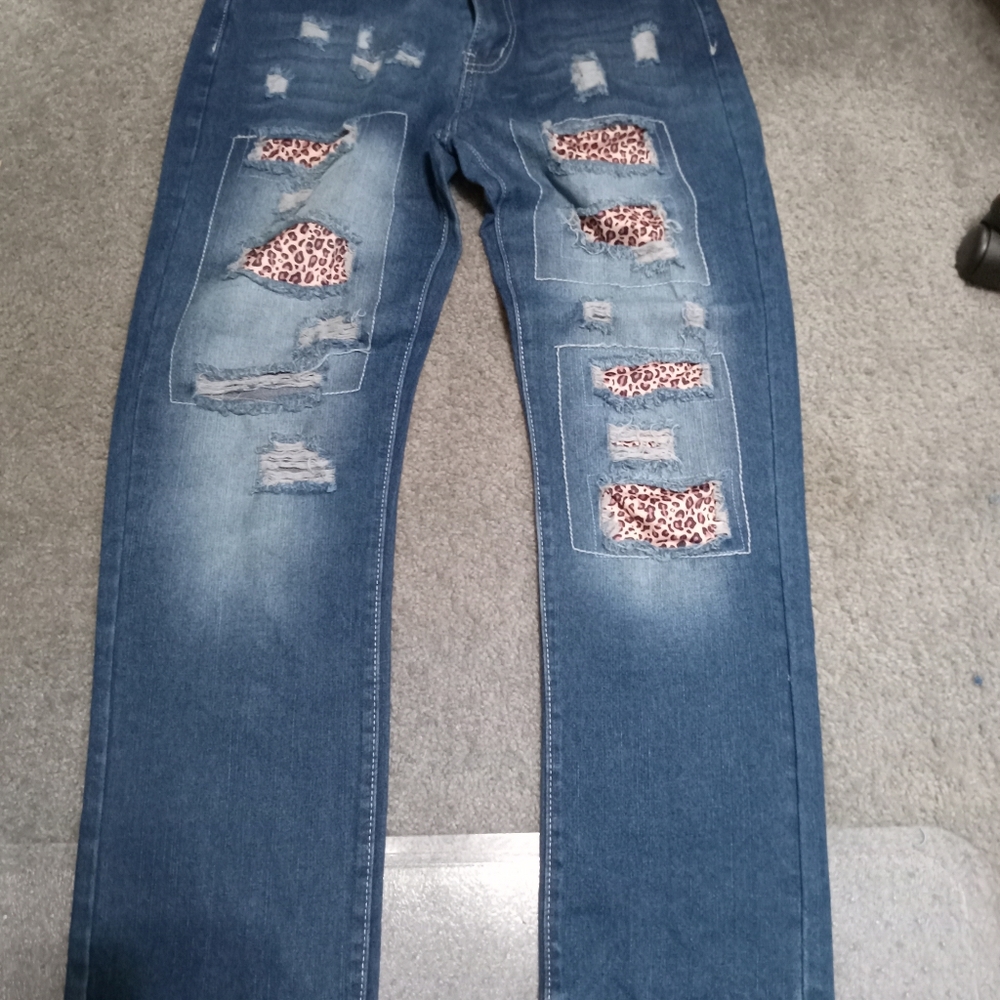 XL leopard cut out jeans